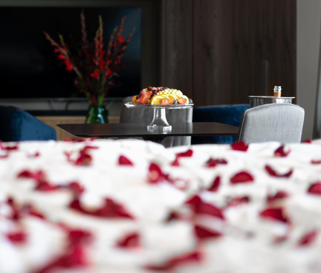 Sky Suite Hotel Prag Exteriör bild